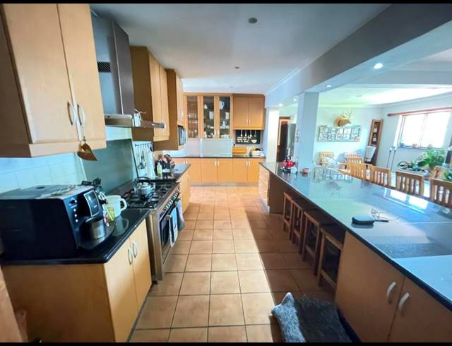 4 BEDROOM HOUSE FOR SALE IN PANORAMA